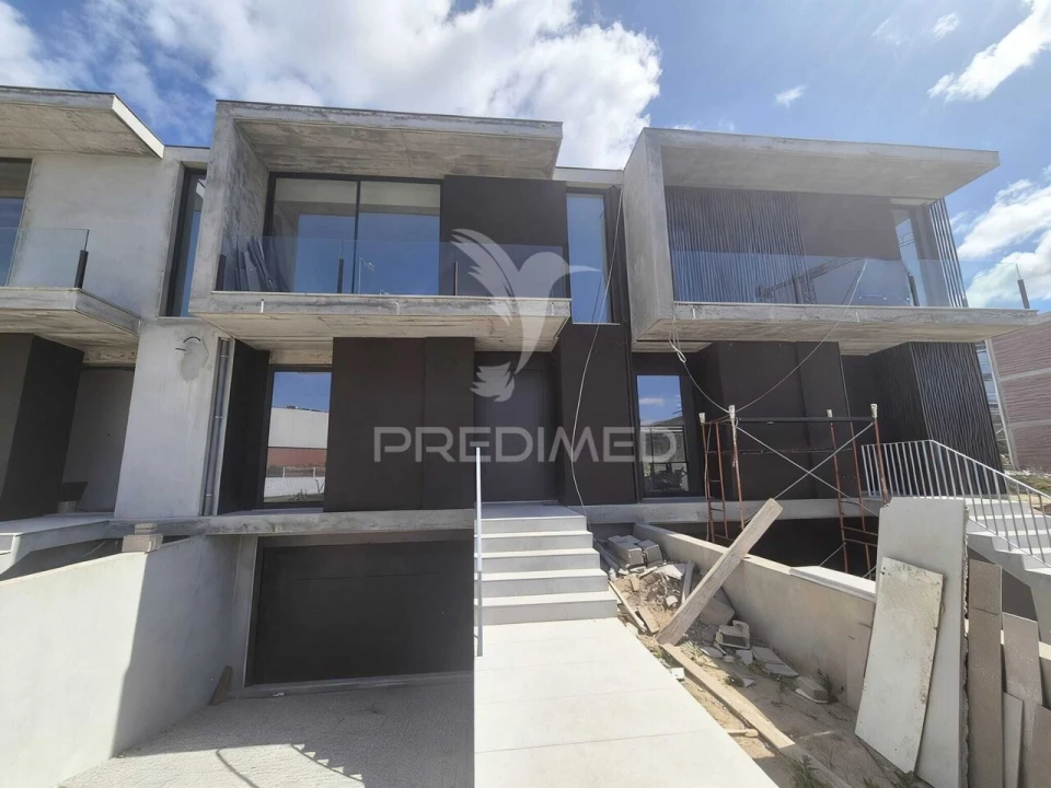 Moradia T3 para Venda em Merelim (São Pedro) e Frossos Foto 1