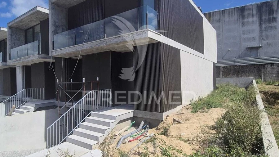 Moradia T3 para Venda em Merelim (São Pedro) e Frossos