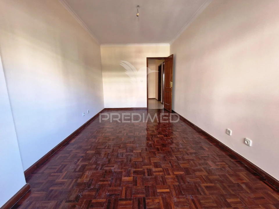 Apartamento T2 para Venda em Algueirão-Mem Martins Foto 12
