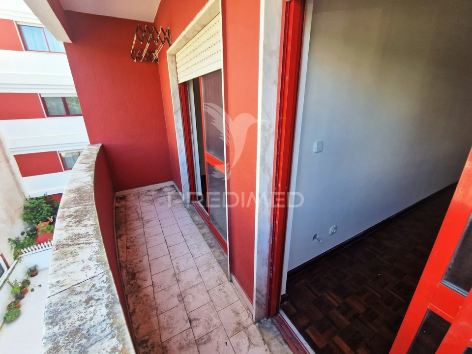 Apartamento T2 para Venda em Algueirão-Mem Martins Foto 11