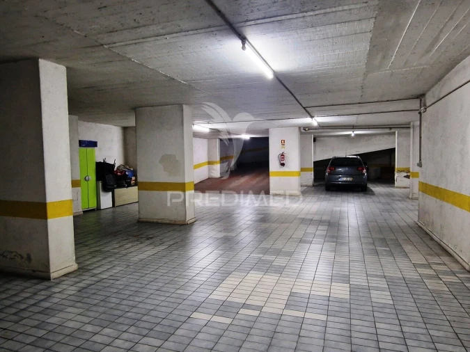 Apartamento T2 para Venda em Algueirão-Mem Martins Foto 17
