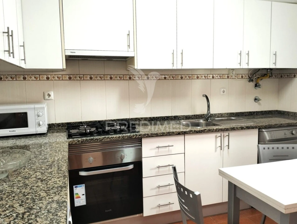 Apartamento T2 para Venda em Sines Foto 2