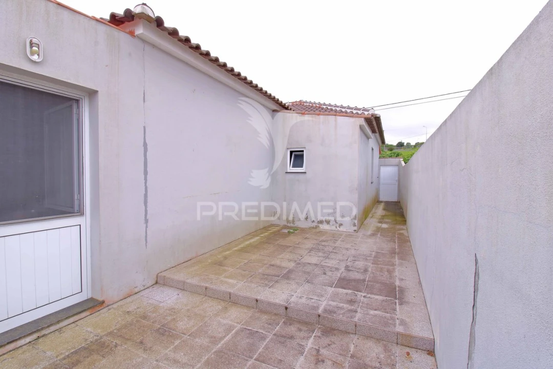 Moradia T3 para Venda em Angra (Nossa Senhora da Conceição) Foto 31