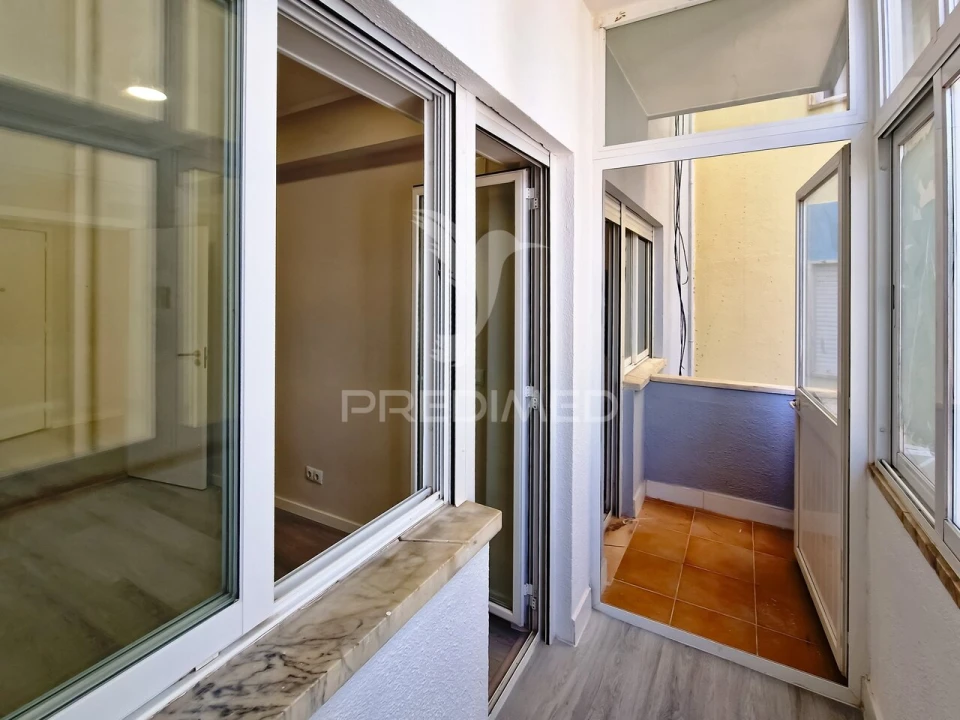 Apartamento T1 para Venda em Mina de Água Foto 6