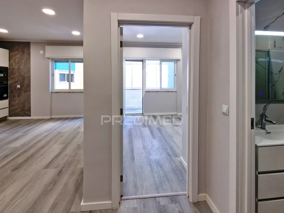 Apartamento T1 para Venda em Mina de Água Foto 1