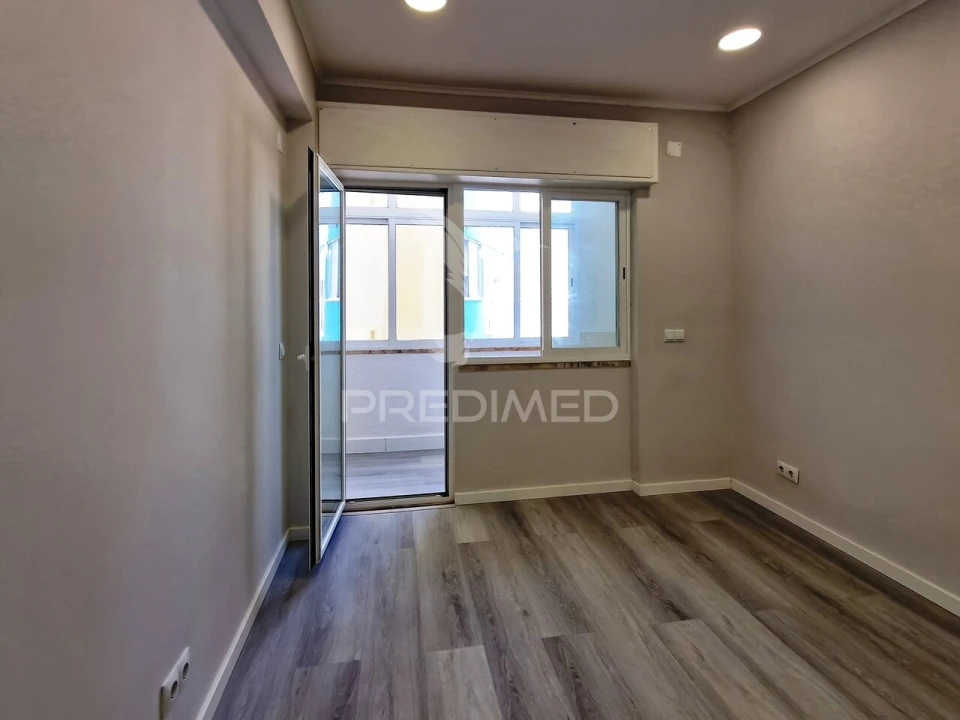 Apartamento T1 para Venda em Mina de Água Foto 7
