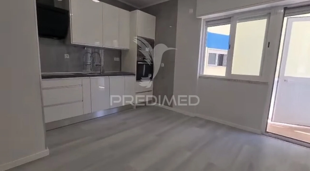 Apartamento T1 para Venda em Venteira Foto 8
