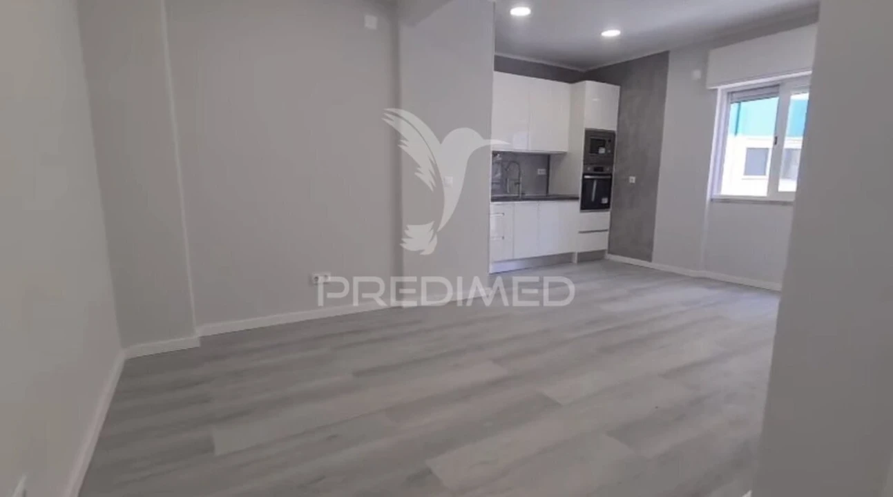 Apartamento T1 para Venda em Venteira Foto 14