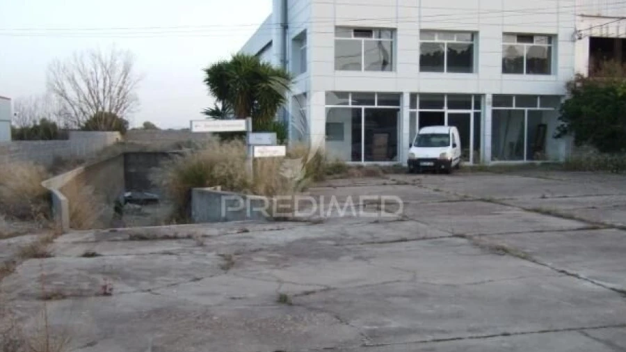 Armazém para Venda em Caia, São Pedro e Alcáçova