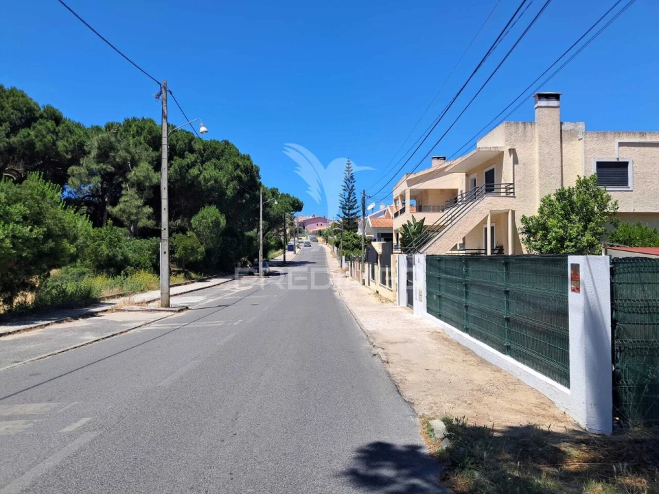 Terreno para Venda em Charneca de Caparica e Sobreda Foto 6