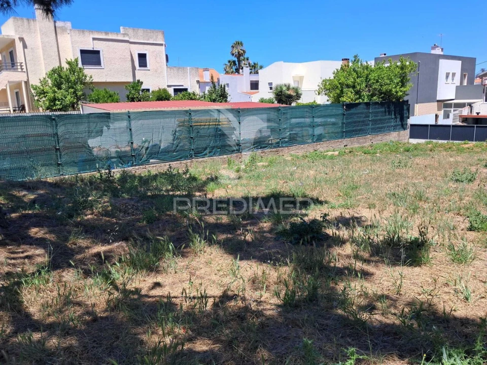 Terreno para Venda em Charneca de Caparica e Sobreda Foto 5