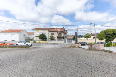 Loja para Trespasse em Gondomar (São Cosme), Valbom e Jovim