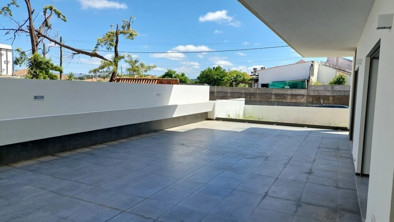 Apartamento T3 para Venda em Parceiros e Azoia Foto 17