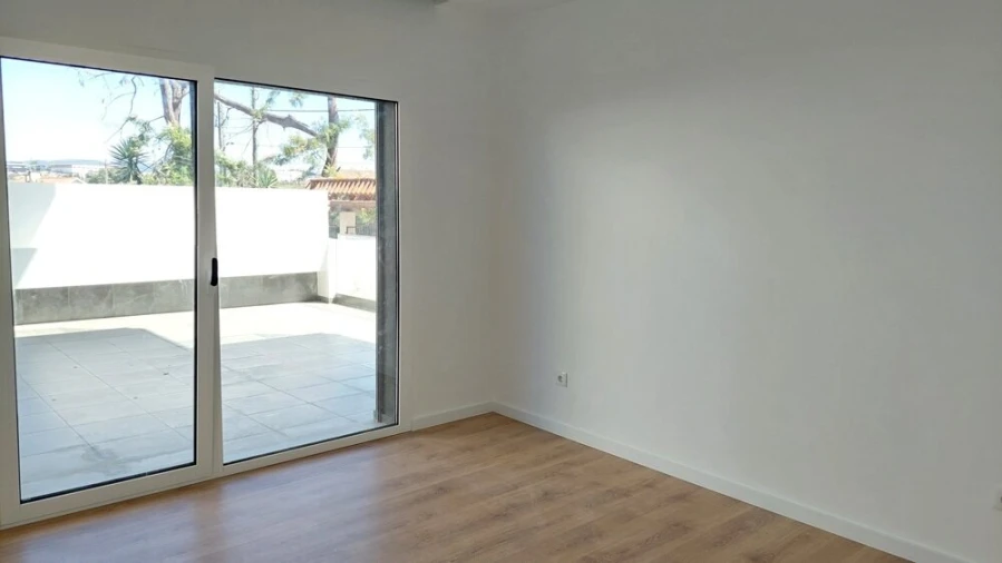 Apartamento T3 para Venda em Parceiros e Azoia Foto 7