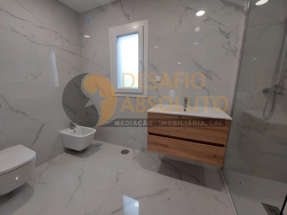 Moradia T3 para Venda em Fernao Ferro Foto 9