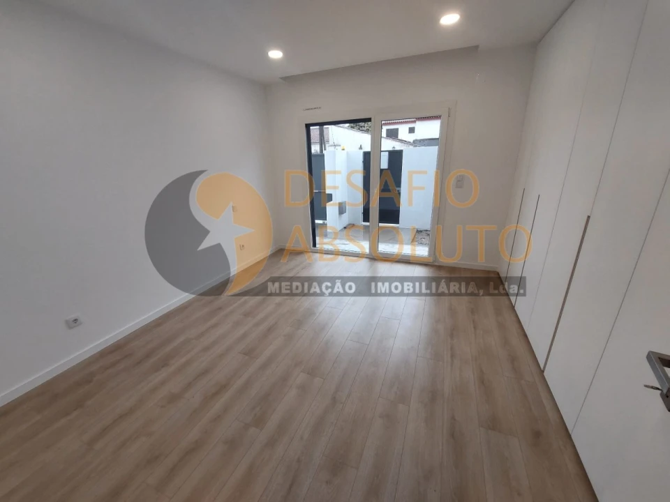 Moradia T3 para Venda em Fernao Ferro Foto 13