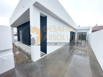 Moradia T3 para Venda em Fernao Ferro