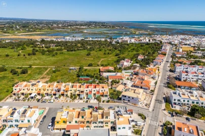 Moradia T4 para Venda em Moncarapacho e Fuseta
