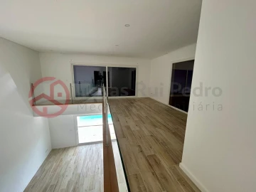 Moradia T3 para Venda em Sesimbra (Castelo)