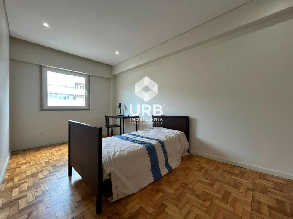 Apartamento T2 para Arrendamento em Braga (São José de São Lázaro e São João do Souto) Foto 13