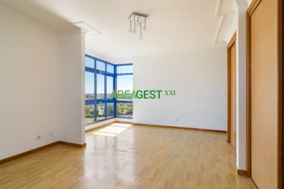 Apartamento T3 para Venda em Falagueira-Venda Nova