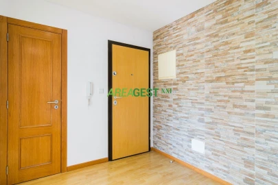 Apartamento T3 para Venda em Falagueira-Venda Nova