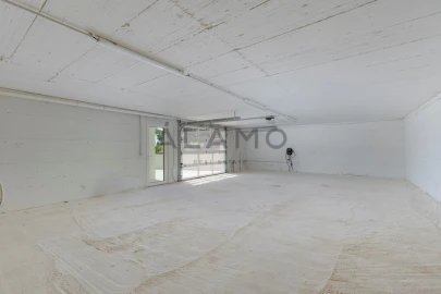 Moradia T3 para Venda em Santa Barbara de Nexe