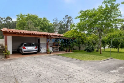 Moradia T4 para Venda em Laundos
