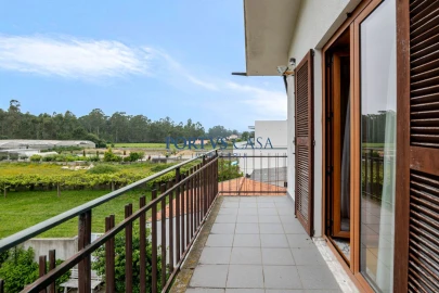 Moradia T4 para Venda em Laundos