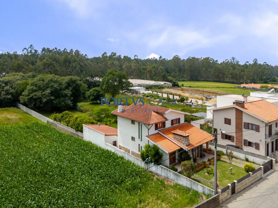 Moradia T4 para Venda em Laundos Foto 55