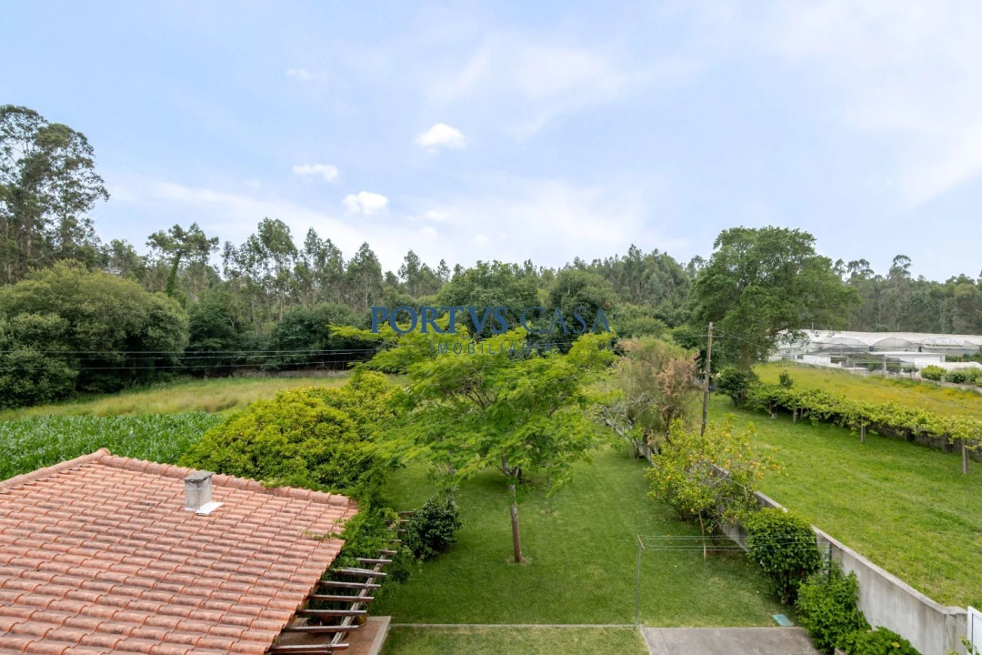 Moradia T4 para Venda em Laundos Foto 36