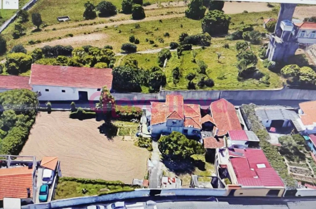 Terreno Misto para Venda em Arcozelo Foto 1