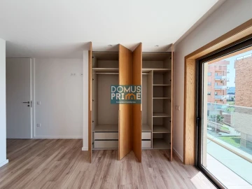 Apartamento T2 para Venda em Real, Dume e Semelhe