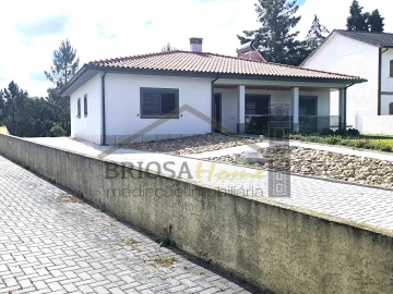 Moradia T3 para Venda em Poiares (Santo Andre)