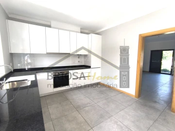 Moradia T3 para Venda em Poiares (Santo Andre)