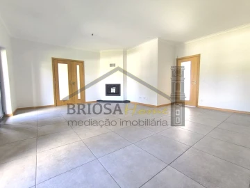 Moradia T3 para Venda em Poiares (Santo Andre)