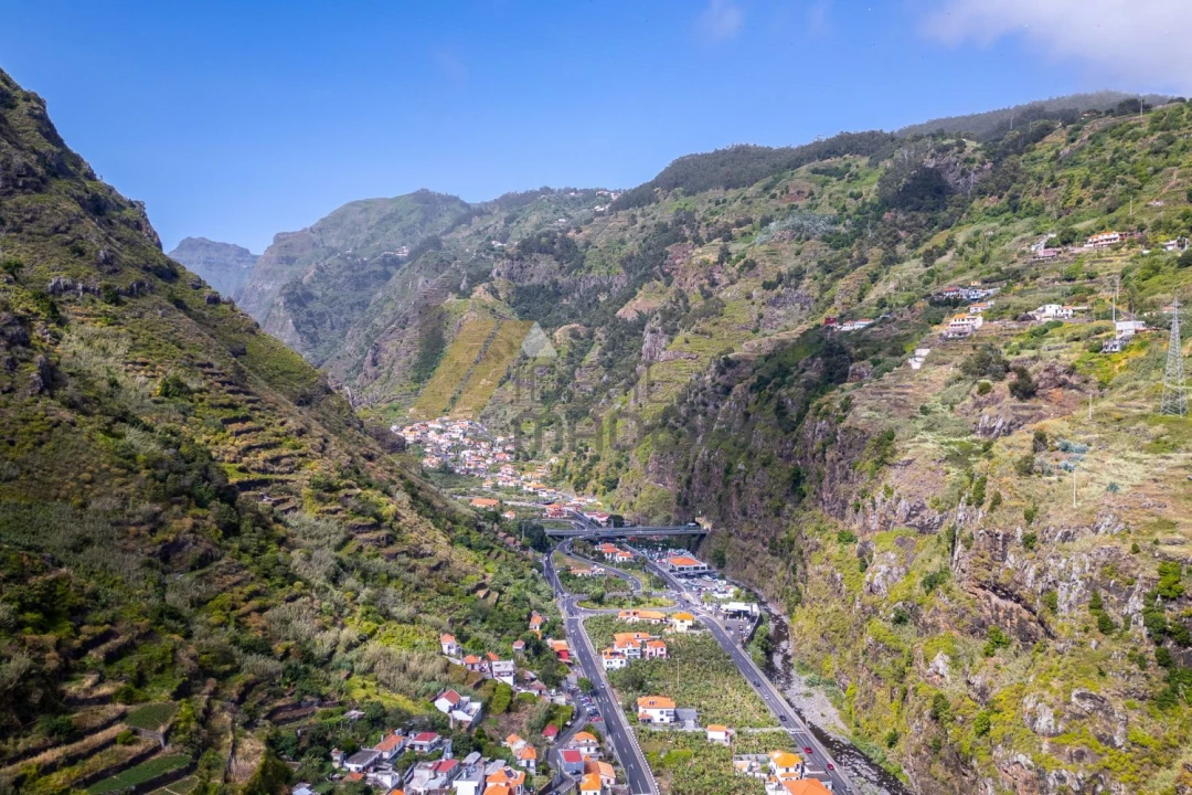 Apartamento T3 para Venda em Ribeira Brava Foto 48