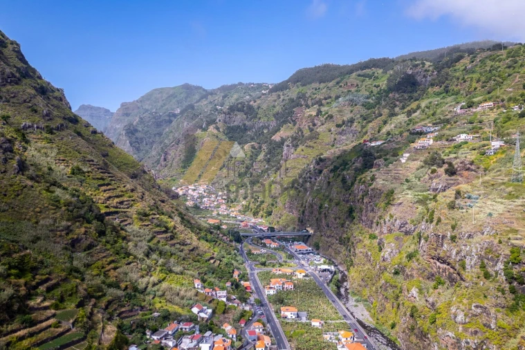 Apartamento T3 para Venda em Ribeira Brava Foto 48