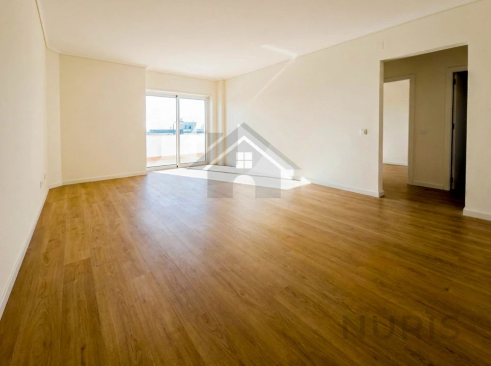 Apartamento T2 para Arrendamento em Portimão Foto 3