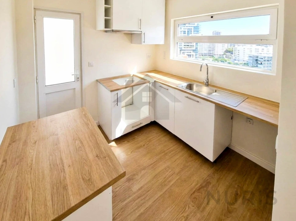 Apartamento T2 para Arrendamento em Portimão Foto 5