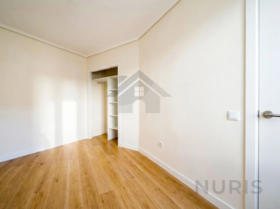 Apartamento T2 para Arrendamento em Portimão Foto 8