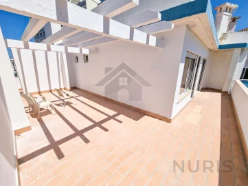 Apartamento T2 para Arrendamento em Portimão
