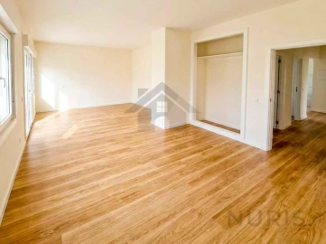 Apartamento T2 para Arrendamento em Portimão