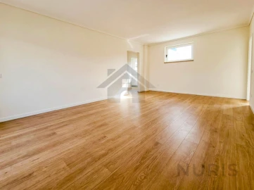 Apartamento T2 para Arrendamento em Portimão