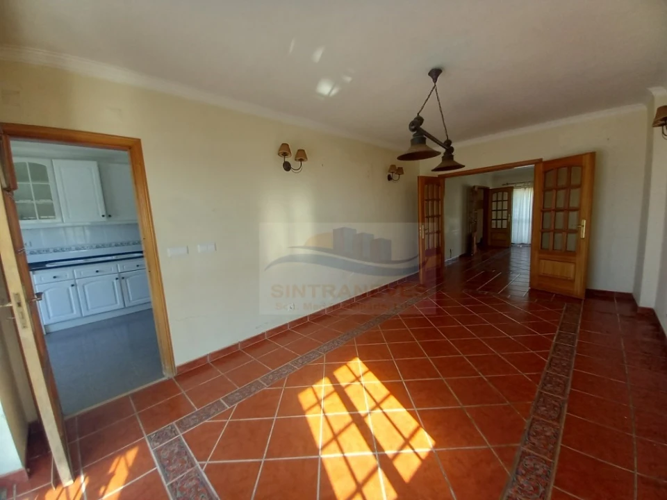 Moradia T5 para Venda em Santo Isidoro Foto 10