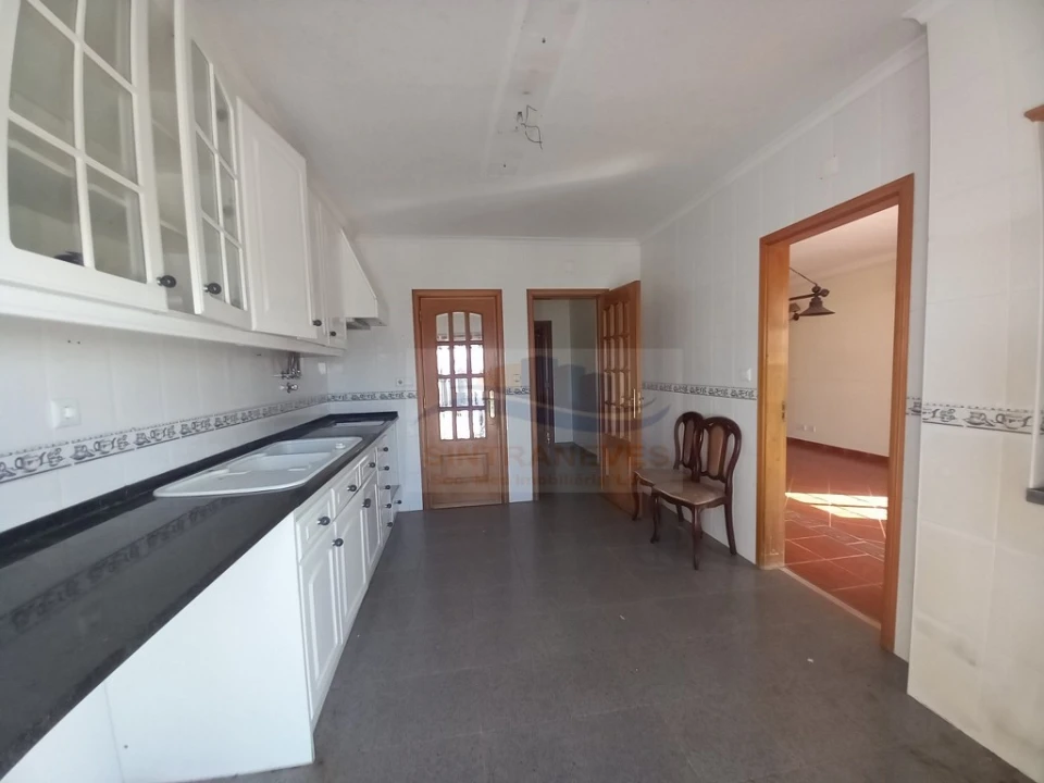 Moradia T5 para Venda em Santo Isidoro Foto 14
