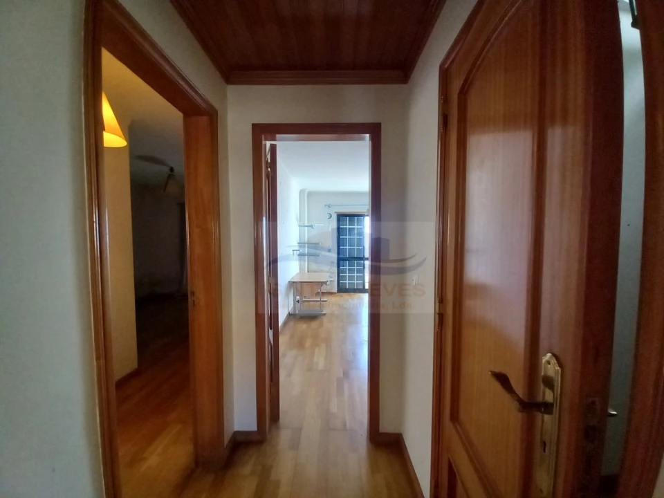 Moradia T5 para Venda em Santo Isidoro Foto 32