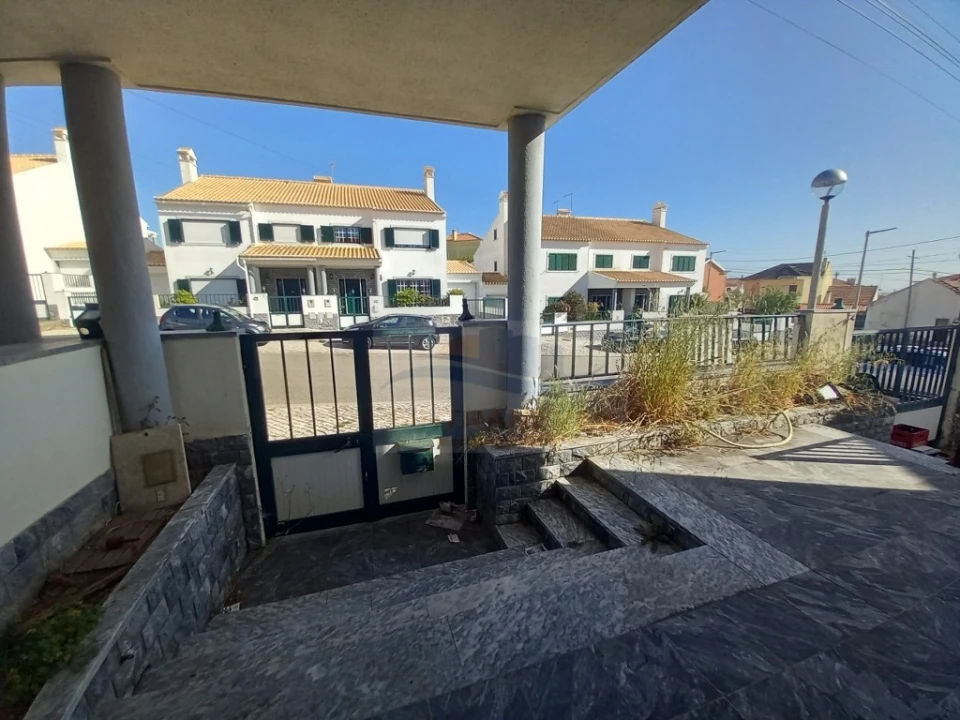 Moradia T5 para Venda em Santo Isidoro Foto 52