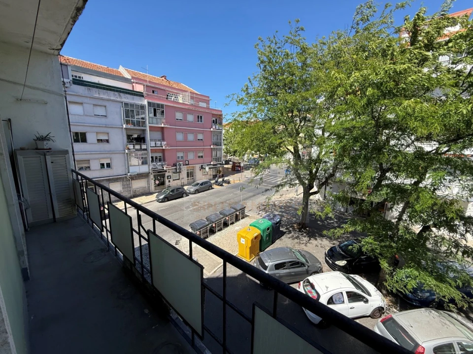 Apartamento T3 para Venda em Venteira Foto 2