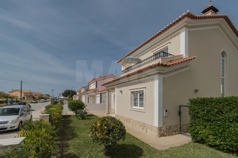 Moradia T3 para Venda em Silveira Foto 2